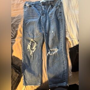 Abercrombie Mom Jean denim. Ripped knee size 31/12R